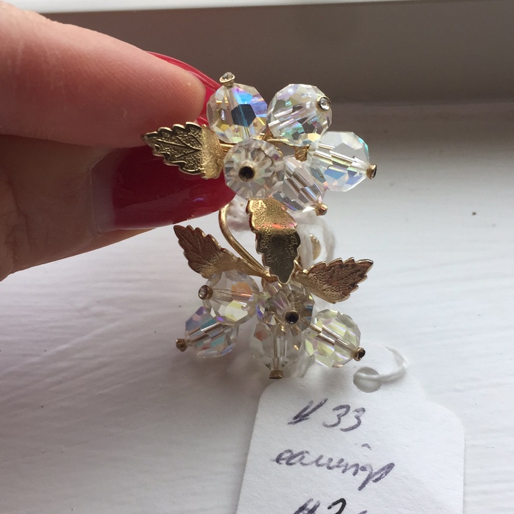 Vintage crystal earrings gorgeous and classy